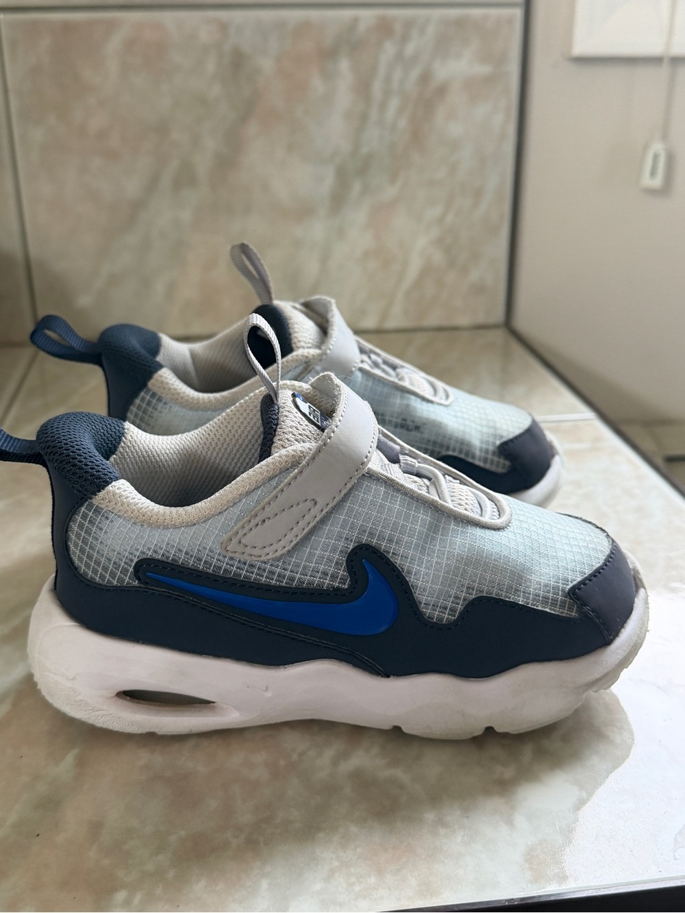 Nike Air Max Nova Sneaker Toddler Boys 10C Light Blue White Navy Velcro